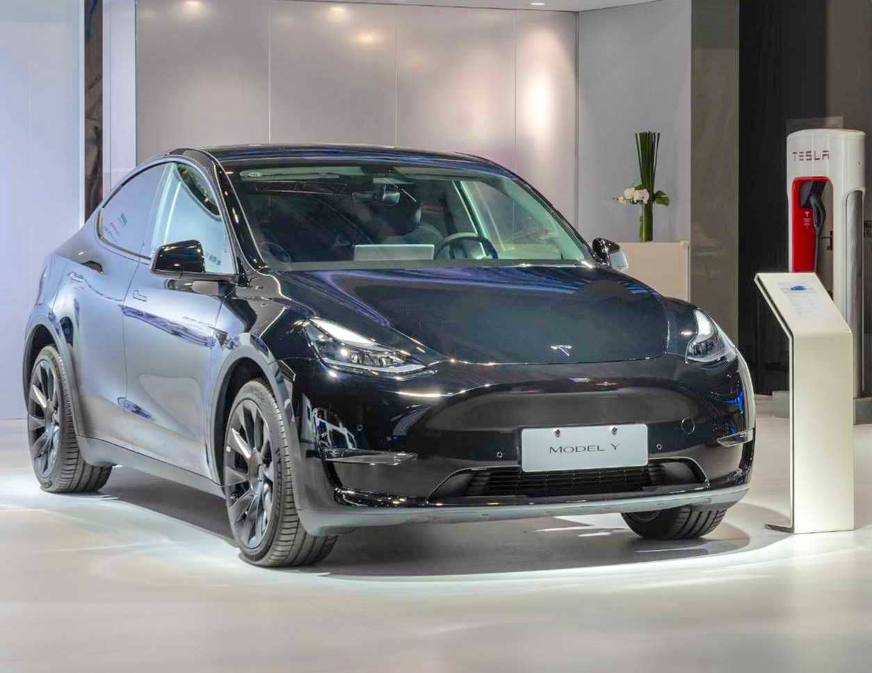 Ķīnas autotirgus Tesla model Y