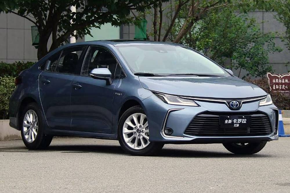 Ķīnas autotirgus Toyota Corolla