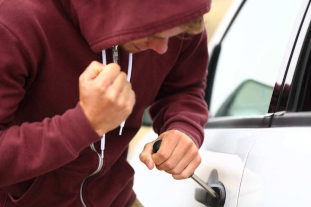 Zagtās lietas no automašīnas