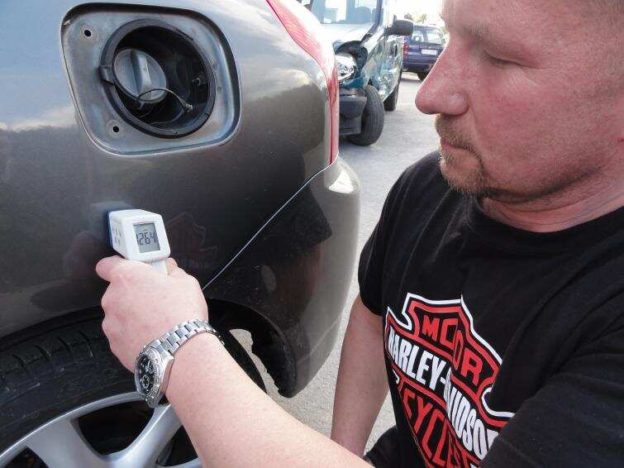 Krāsojuma biezuma mērītājs. Kā to izmantot, un kā uzzināt rezultātus?